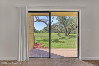 RIVERFRONT LIVING AT ITS FINEST! This stunning ground floor - photo 10