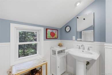 Set in the heart of Stony Brook Village, this charming two - photo 18