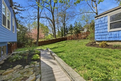 Set in the heart of Stony Brook Village, this charming two - photo 22