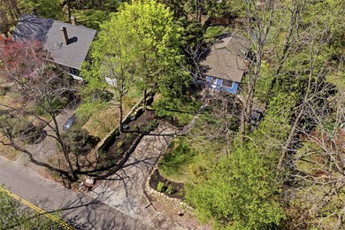 Set in the heart of Stony Brook Village, this charming two - photo 25