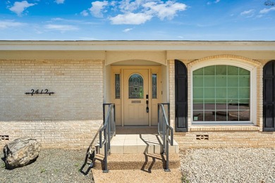Spacious 3-bedroom, 2.5-bath home on a cul-de-sac near the - photo 2