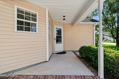 The Lakes at Johnson Farms! This 3 bedroom, 2 full bath home is - photo 3