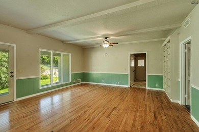 Spacious 3-bedroom, 2.5-bath home on a cul-de-sac near the - photo 9