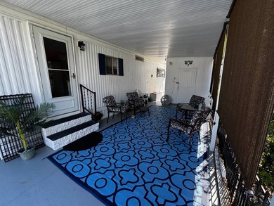 Fully furnished 2BR/2BA with Updated interior and added Florida - photo 3