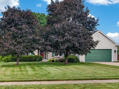This move-in ready ranch offering convenient one-floor living - photo 1