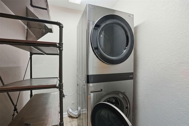 Incredible opportunity to own this versatile, Fully Fenced - photo 11