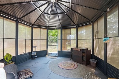 Incredible opportunity to own this versatile, Fully Fenced - photo 12