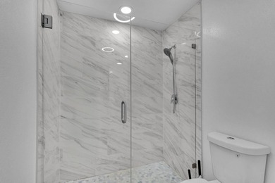 Welcome to this beautifully remodeled 2 bedroom, 1.5 bathroom - photo 23