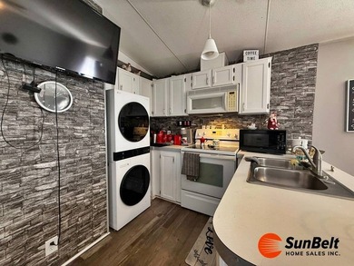 BRING ALL OFFERS!! MOTIVATED SELLER/PRICE REDUCED!! CUTE & COZY - photo 9