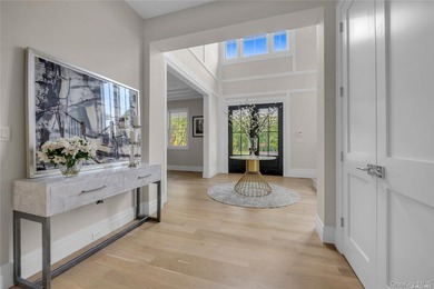 With striking architecture, custom construction of the highest - photo 5