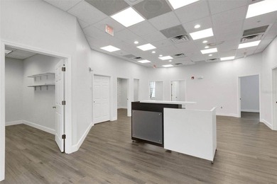 ** EIGHT BIG OFFICES WITH GREAT LOCATION, AWESOME OPEN-PLAN - photo 4