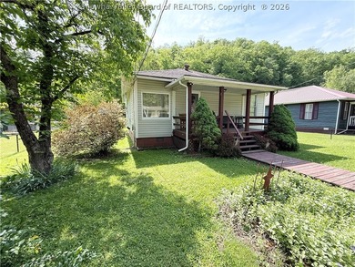 Come give this home some TLC. Central to Boone County or Beckley - photo 2