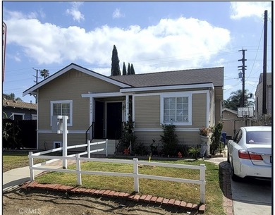 Quaint 2 Front units. The 3 bedroom back unit is a separate - photo 1