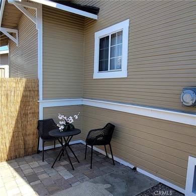 Quaint 2 Front units. The 3 bedroom back unit is a separate - photo 5