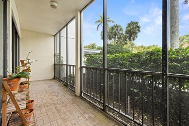 Welcome to this exceptional garden apartment, a rare find with - photo 20