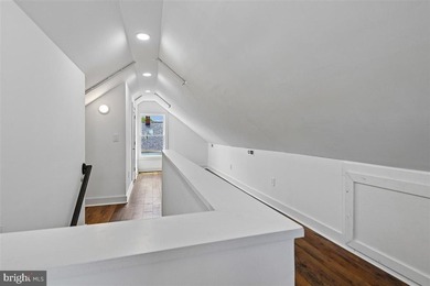 Welcome home to this thoughtfully redesigned home in Eastport - photo 34
