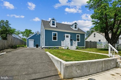 Welcome home to this thoughtfully redesigned home in Eastport - photo 50