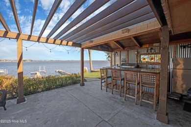 Pamlico River Home For Sale in Chocowinity North Carolina