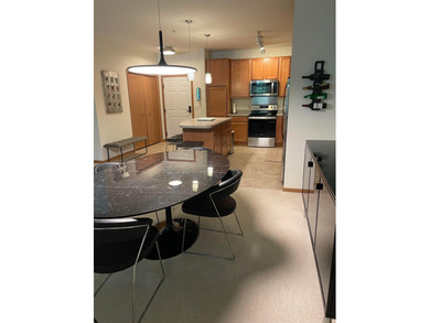 Welcome to Creekside in Edina, where upscale, maintenance-free - photo 7