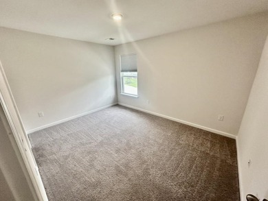 Welcome to this beautifully maintained 5-bedroom, 3.5-bath home - photo 24