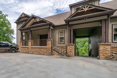 Beautifully maintained condominium located minutes from - photo 3