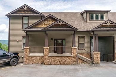 Beautifully maintained condominium located minutes from - photo 4