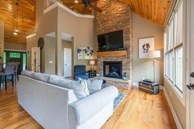 Beautifully maintained condominium located minutes from - photo 7