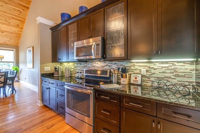 Beautifully maintained condominium located minutes from - photo 10