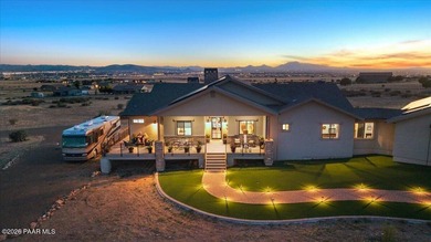 Welcome home to a place where luxury meets country. From morning - photo 1