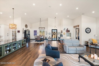 Welcome home to a place where luxury meets country. From morning - photo 10