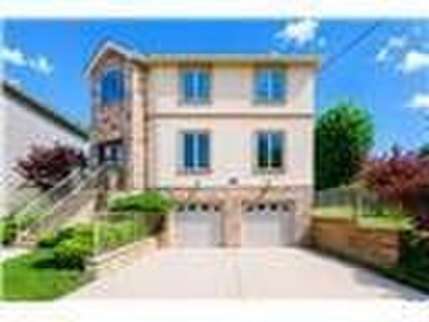 Stunning 14 year young New Construction Colonial in the - photo 3