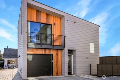 Lake Washington Condo For Sale in Seattle Washington