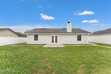 Welcome Home to Cinnamon Lakes! This 3 bedroom, 2 bath gem is - photo 27