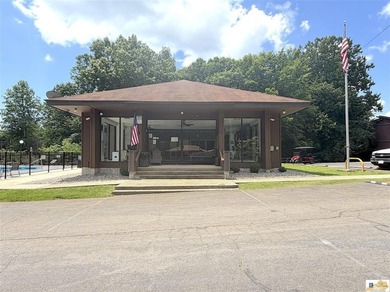 LAKE LIVING AT IT'S BEST ! UNIT R-7 Whether you're an avid - photo 43