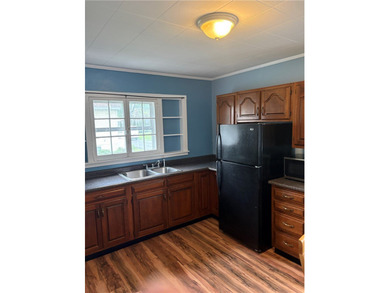 Cute 2 Bedroom Colonial with full bath on the 1st floor - eat-in - photo 9