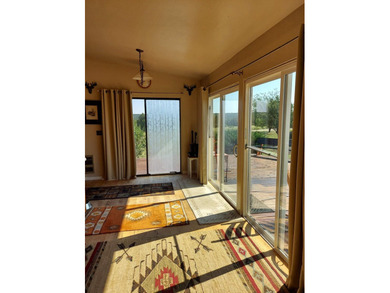 This beautiful Mountain Cabin in White Mountain Lakes has much - photo 4
