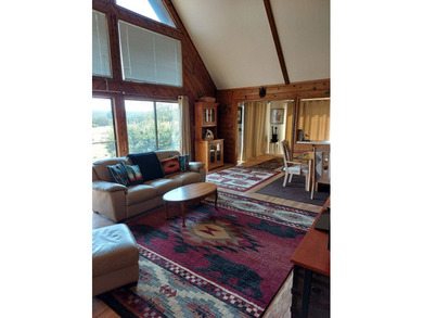 This beautiful Mountain Cabin in White Mountain Lakes has much - photo 9