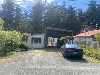 Coastal Cottage Fixer-Upper on Nearly an Acre in Port - photo 13