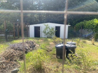 Coastal Cottage Fixer-Upper on Nearly an Acre in Port - photo 14