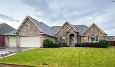 Beautiful 4BR/2BA home originally built by RJ Wachsman Homes. 2 - photo 1