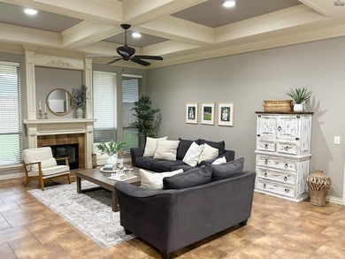 Beautiful 4BR/2BA home originally built by RJ Wachsman Homes. 2 - photo 6
