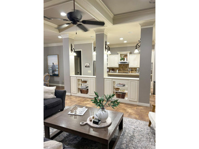 Beautiful 4BR/2BA home originally built by RJ Wachsman Homes. 2 - photo 9