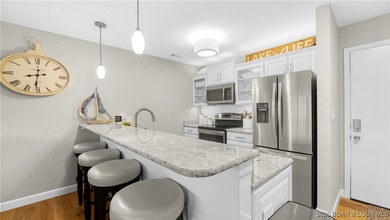 Show-stopping 2BR/2BA condo at the 17MM in Osage Beach! - photo 5