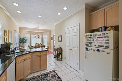TOWNE LAKE GOLF COURSE BEAUTY! Don't miss this beautifully - photo 15