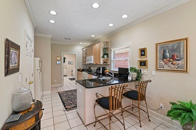 TOWNE LAKE GOLF COURSE BEAUTY! Don't miss this beautifully - photo 18