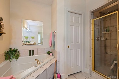 TOWNE LAKE GOLF COURSE BEAUTY! Don't miss this beautifully - photo 25
