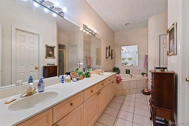 TOWNE LAKE GOLF COURSE BEAUTY! Don't miss this beautifully - photo 27