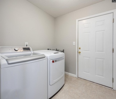 Meticulously maintained and full of timeless charm, this - photo 28