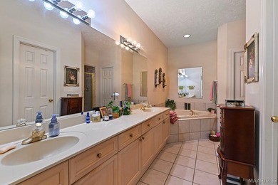 TOWNE LAKE GOLF COURSE BEAUTY! Don't miss this beautifully - photo 28