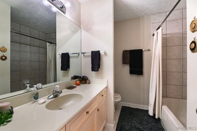 TOWNE LAKE GOLF COURSE BEAUTY! Don't miss this beautifully - photo 45
